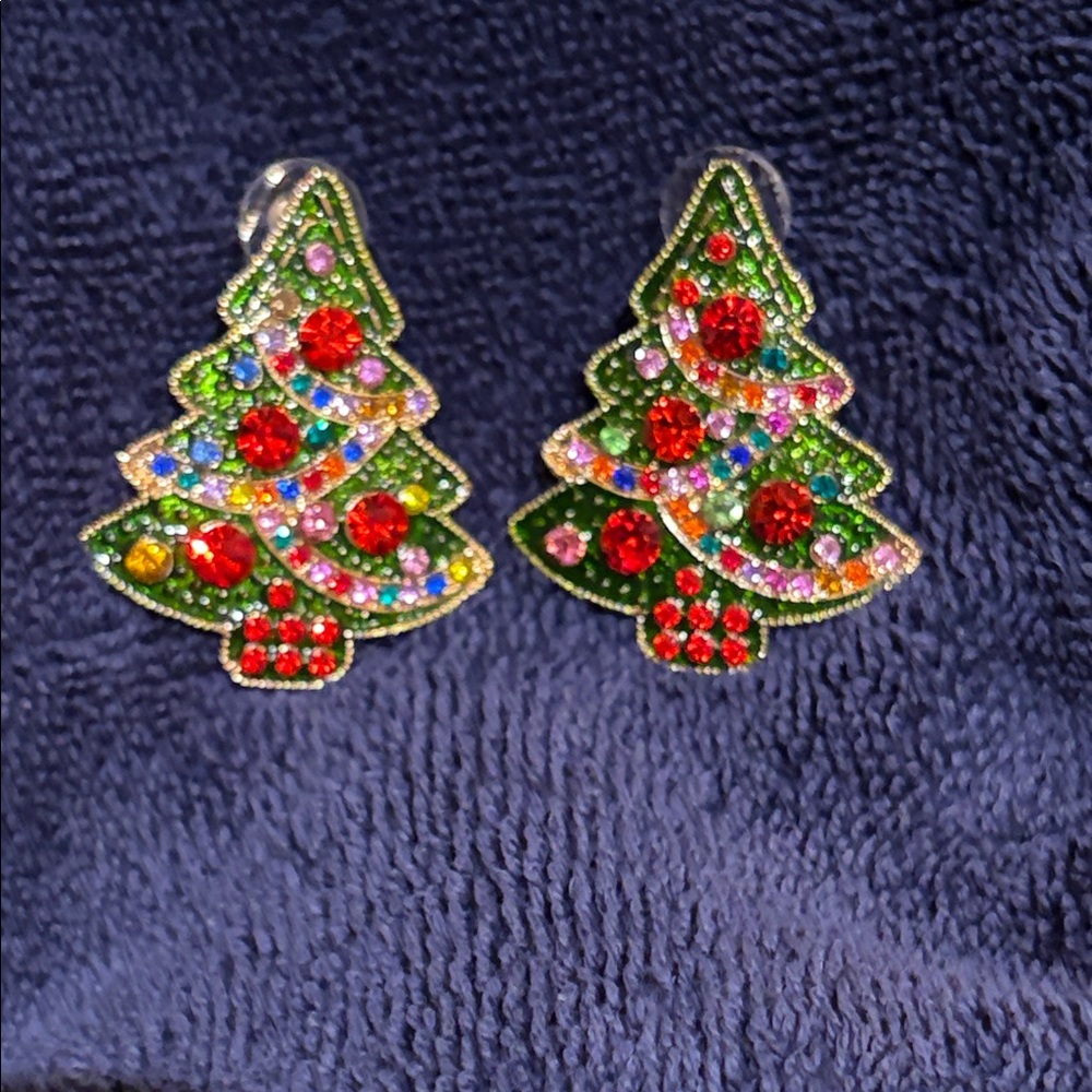 🎄🎄Very sparkly!! Festive Christmas Tree Earrings⛄️⛄️